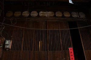 门厅正中，用圆形装饰和宁波门（拍摄：红衣棒糖人/2012.7）