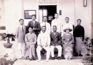 1923年台湾诗人王少涛访问东瀛学校时留影（来源：“瀛社”网站 - 云沧年谱）