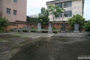 城门林之夏墓园（从南到北）（来源：严可清摄于2009年6月）