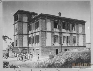 仓前山望北台培元书院，约摄于1910-1920年（来源：GCAH）