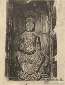 第二层，弥勒佛，摄于1929年（来源：《支那文化史迹·第六辑》，法藏馆）