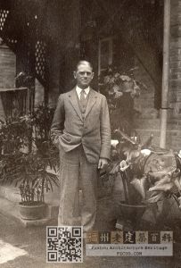 1924年左右，韦施德（J. R. West）在福州仓前山家中留影（来源：林轶南收藏）