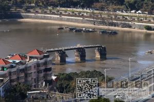 林陶江从不同角度拍摄洪山老桥残段